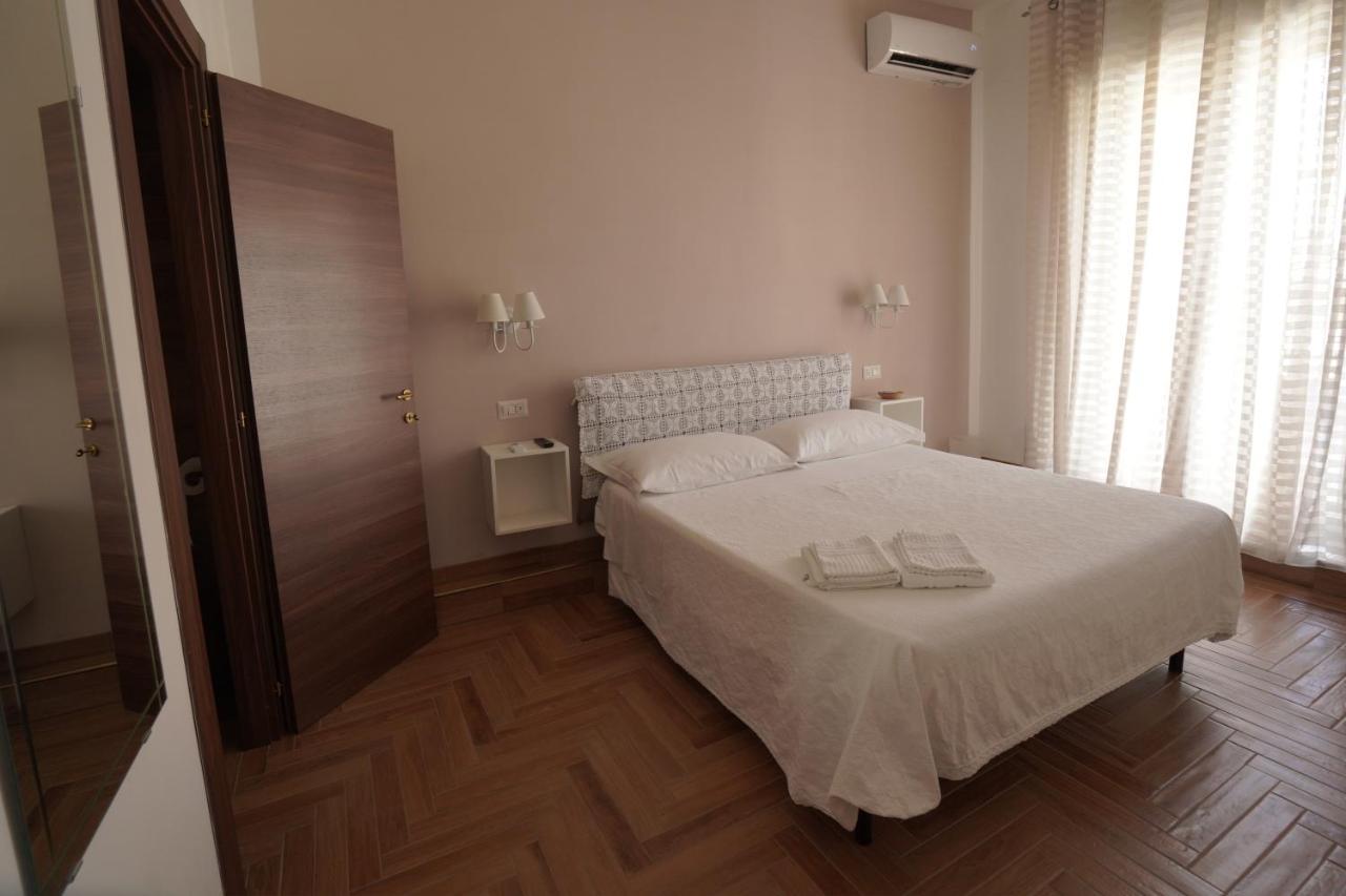 B&B I Due Teatri Napoli Ngoại thất bức ảnh