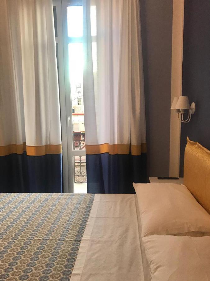 B&B I Due Teatri Napoli Ngoại thất bức ảnh