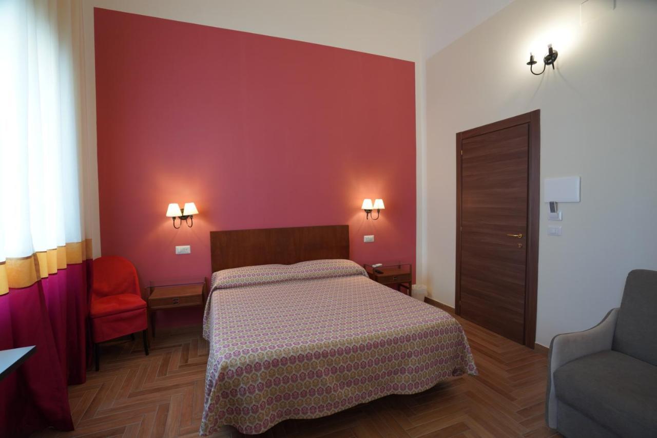 B&B I Due Teatri Napoli Ngoại thất bức ảnh