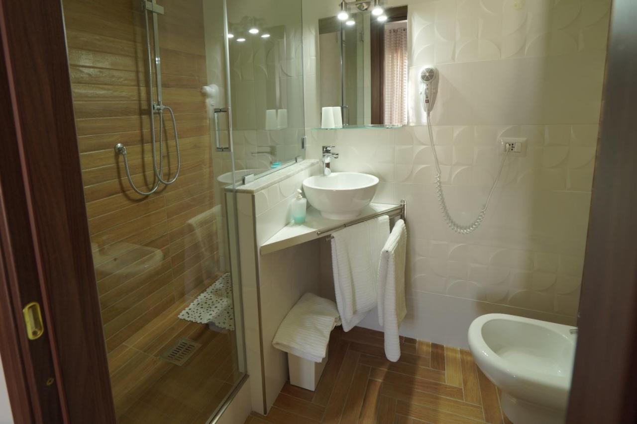B&B I Due Teatri Napoli Ngoại thất bức ảnh